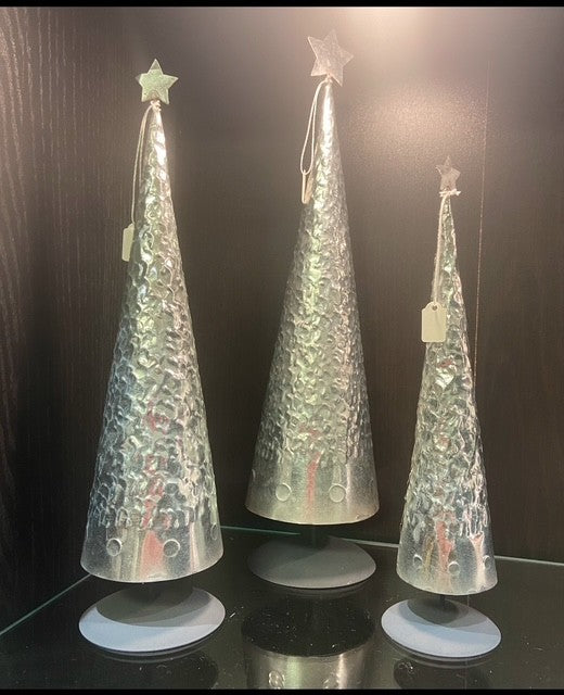 SET of 3 Christmas Trees in silver (SHOELESS JOE)